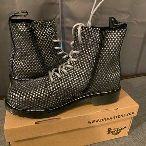 Dr Martens kids boots size 3